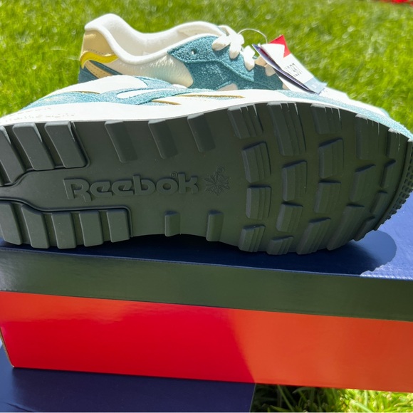 Brand New Reebok DL5000 - Picture 5 of 6
